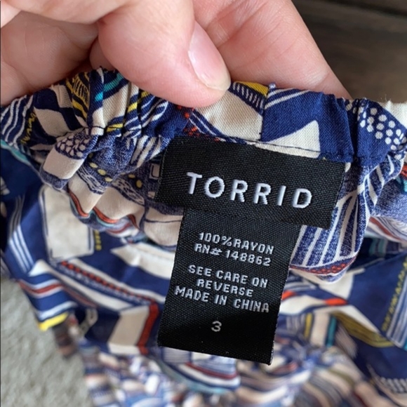 TORRID'S CHEVRON PRINT CHALLIS RUFFLE BABYDOLL TOP - Picture 3 of 7